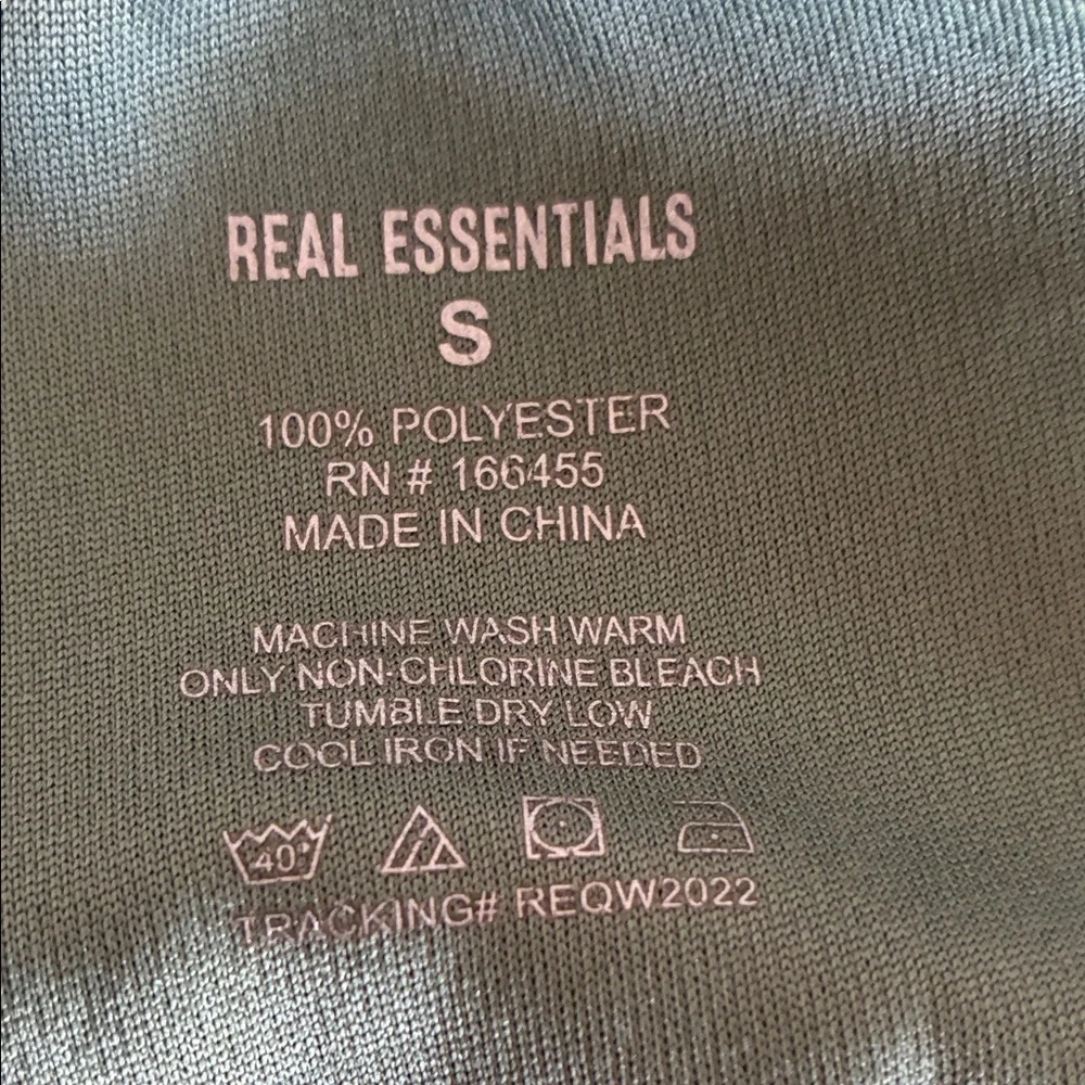 Real Essentials Shorts - Picture 3 of 3